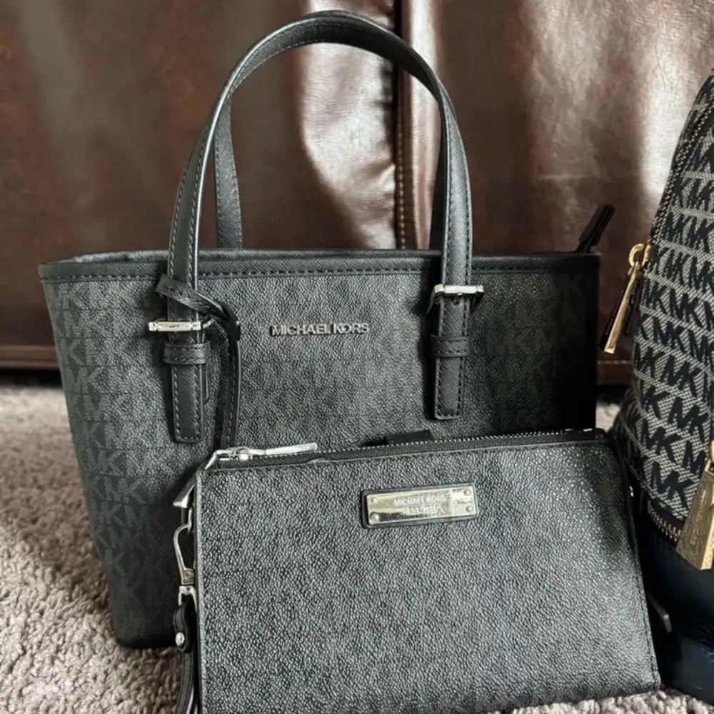 Michael Kors Charcoal Tote and Wristlet Set